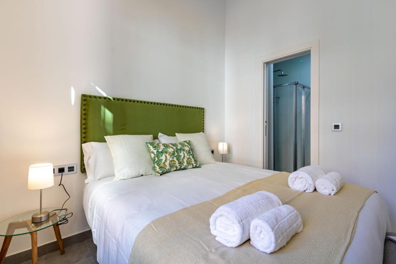 Nine O Clock San Agustin Apartment Sevilla Bagian luar foto